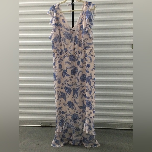 NEW never worn. Tommy Hilfiger lovely maxi ruffled sleeves, fully lined - Picture 2 of 3